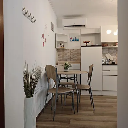 Apartma Evi Lägenhet *
