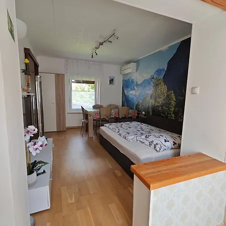 Apartma Evi Apartamento *
