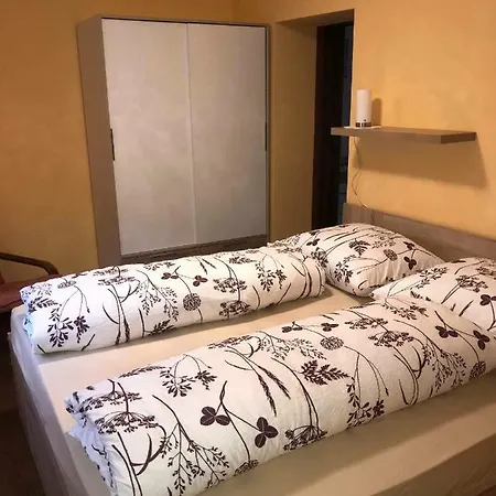 Apartma Evi *
