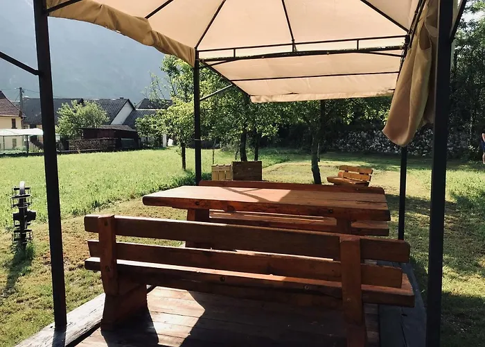 Apartma Evi דירה